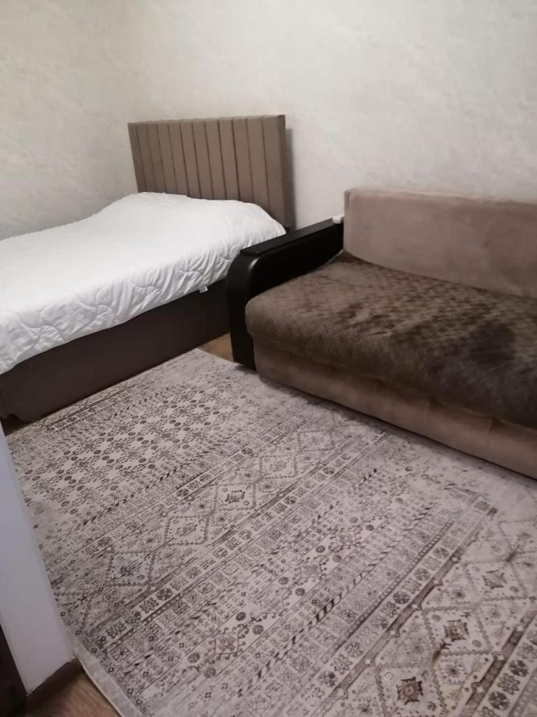 Appartement Happy House à Karagandy Extérieur photo