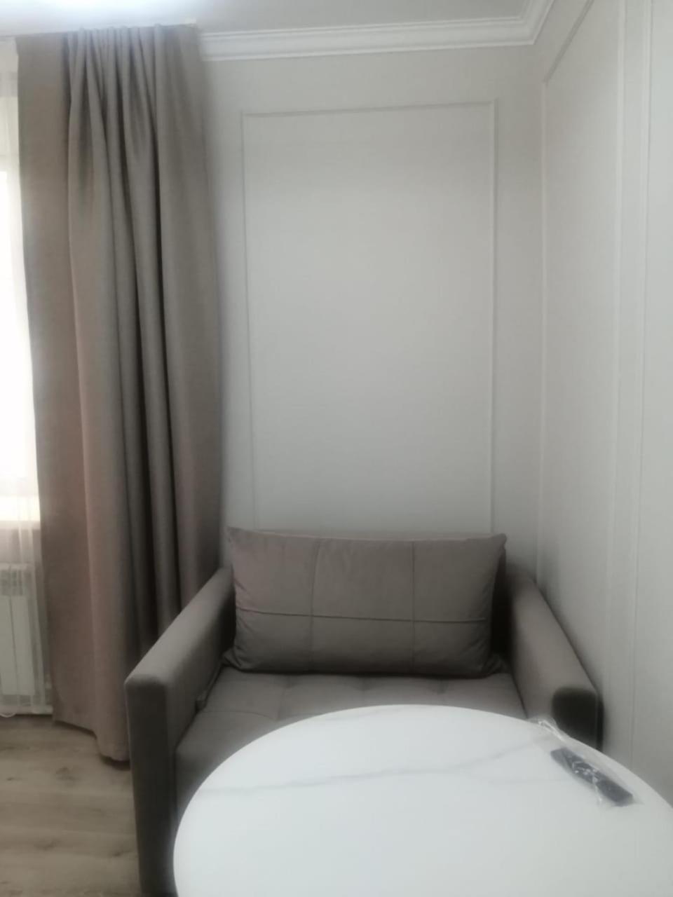Appartement Happy House à Karagandy Extérieur photo